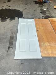 MaxSold Auction: Lot of 4 Interior Door Slabs — Assorted Styles & Finishes - B - Allentown (Pennsylvania, USA) SELLER MANAGED Moving Online Auction -  South Fulton Street