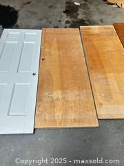 MaxSold Auction: Lot of 4 Interior Door Slabs — Assorted Styles & Finishes - B - Allentown (Pennsylvania, USA) SELLER MANAGED Moving Online Auction -  South Fulton Street