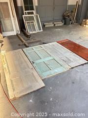 MaxSold Auction: Set of 4 Solid Wood Interior Multi-Panel Doors - B - Allentown (Pennsylvania, USA) SELLER MANAGED Moving Online Auction -  South Fulton Street