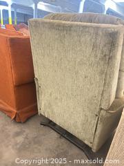 MaxSold Auction: Tufted High-Back Manual Recliner Chair, Olive Green - C - Allentown (Pennsylvania, USA) SELLER MANAGED Moving Online Auction -  South Fulton Street