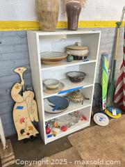 MaxSold Auction: White Painted 4-Shelf Open Bookshelf - C - Allentown (Pennsylvania, USA) SELLER MANAGED Moving Online Auction -  South Fulton Street