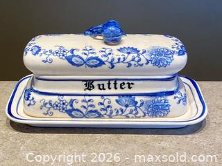 MaxSold Auction: Arnart Blue Onion Covered Butter Dish with Underplate - London (Ontario, Canada) PARTNER MANAGED Downsizing Online Auction - Trillium Crescent