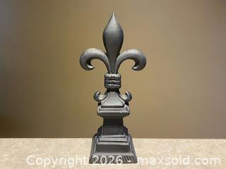 MaxSold Auction: Cast Iron Fleur-de-Lis Decorative Finial / Sculpture - London (Ontario, Canada) PARTNER MANAGED Downsizing Online Auction - Trillium Crescent