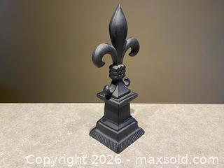MaxSold Auction: Cast Iron Fleur-de-Lis Decorative Finial / Sculpture - London (Ontario, Canada) PARTNER MANAGED Downsizing Online Auction - Trillium Crescent