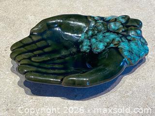 MaxSold Auction: Decorative Trinket Lot – Glazed Pottery Dish & Framed Angel Image (2 pcs) - London (Ontario, Canada) PARTNER MANAGED Downsizing Online Auction - Trillium Crescent