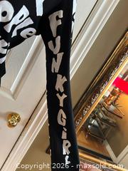 MaxSold Auction: Designs by Naomi Bold Graphic Long Sleeve Toronto, Canada - London (Ontario, Canada) PARTNER MANAGED Downsizing Online Auction - Trillium Crescent