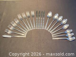 MaxSold Auction: Dynasty Stainless Steel Flatware 21pc Set – Made in Japan - London (Ontario, Canada) PARTNER MANAGED Downsizing Online Auction - Trillium Crescent