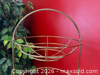 MaxSold Auction: Gold-Tone 2-Tier Wire Fruit Basket - London (Ontario, Canada) PARTNER MANAGED Downsizing Online Auction - Trillium Crescent
