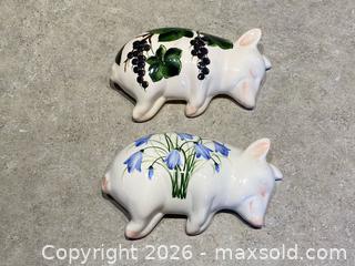 MaxSold Auction: Griselda Hill Pottery Hand-Painted Wemyssware-Style Pig Figures (Pair) - London (Ontario, Canada) PARTNER MANAGED Downsizing Online Auction - Trillium Crescent