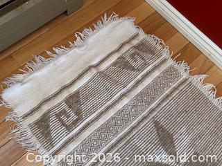 MaxSold Auction: Handwoven Natural Area Rug / Runner - London (Ontario, Canada) PARTNER MANAGED Downsizing Online Auction - Trillium Crescent