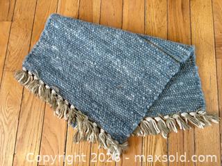 MaxSold Auction: Handwoven Wool Accent Rug with Fringe – 18in x 30in - London (Ontario, Canada) PARTNER MANAGED Downsizing Online Auction - Trillium Crescent
