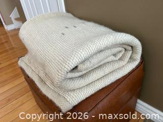 MaxSold Auction: Handwoven Wool Area Rug – Neutral Cream with Natural Flecking - London (Ontario, Canada) PARTNER MANAGED Downsizing Online Auction - Trillium Crescent