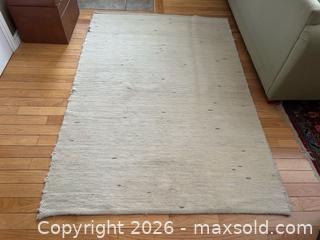 MaxSold Auction: Handwoven Wool Area Rug – Neutral Cream with Natural Flecking - London (Ontario, Canada) PARTNER MANAGED Downsizing Online Auction - Trillium Crescent
