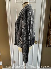 MaxSold Auction: Joseph Ribkoff Trends Zip-Up Sparkle Jacket – Size 18 - London (Ontario, Canada) PARTNER MANAGED Downsizing Online Auction - Trillium Crescent