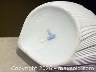 MaxSold Auction: Kaiser Bisque Porcelain Vase – Germany - London (Ontario, Canada) PARTNER MANAGED Downsizing Online Auction - Trillium Crescent