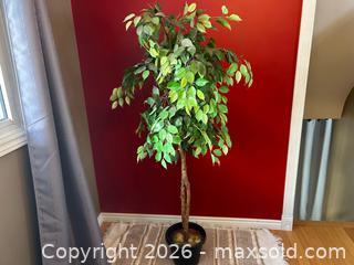 MaxSold Auction: Large Artificial Ficus Tree with Integrated String Lights - London (Ontario, Canada) PARTNER MANAGED Downsizing Online Auction - Trillium Crescent