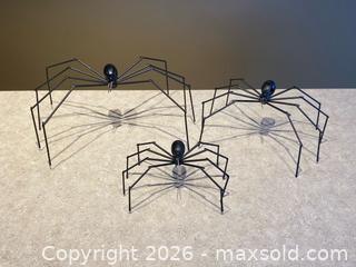 MaxSold Auction: Lot of 3 Metal & Wood Spider Decorations - London (Ontario, Canada) PARTNER MANAGED Downsizing Online Auction - Trillium Crescent
