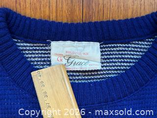 MaxSold Auction: Medium Vintage Knit Cat Sweater – Blue & White (Made in Canada) - London (Ontario, Canada) PARTNER MANAGED Downsizing Online Auction - Trillium Crescent