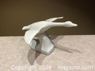 MaxSold Auction: Northern Pottery Canada Signed Loon Sculpture – Peter Gjoni | MCM - London (Ontario, Canada) PARTNER MANAGED Downsizing Online Auction - Trillium Crescent