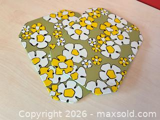 MaxSold Auction: Pair of Retro Floral Enamel Metal Trivets - London (Ontario, Canada) PARTNER MANAGED Downsizing Online Auction - Trillium Crescent