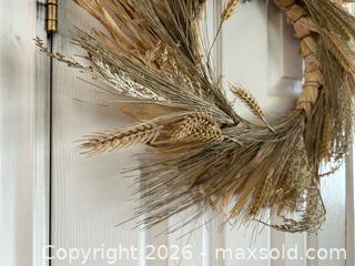 MaxSold Auction: Rustic Wheat-Style Wreath with Mixed Real & Faux Elements – 25in Diameter - London (Ontario, Canada) PARTNER MANAGED Downsizing Online Auction - Trillium Crescent