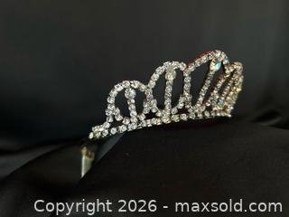 MaxSold Auction: Sparkling Vintage Rhinestone Bridal Tiara & Pageant Crown - London (Ontario, Canada) PARTNER MANAGED Downsizing Online Auction - Trillium Crescent