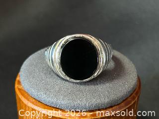 MaxSold Auction: Sterling Silver Black Onyx Signet Ring – Size 10 - London (Ontario, Canada) PARTNER MANAGED Downsizing Online Auction - Trillium Crescent