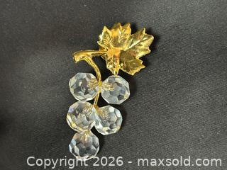 MaxSold Auction: Swarovski Crystal Grape Bunch Golden Leaf Brooch - London (Ontario, Canada) PARTNER MANAGED Downsizing Online Auction - Trillium Crescent