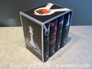 MaxSold Auction: Twilight Saga Hardcover Boxed Set – 4 Books by Stephenie Meyer - London (Ontario, Canada) PARTNER MANAGED Downsizing Online Auction - Trillium Crescent