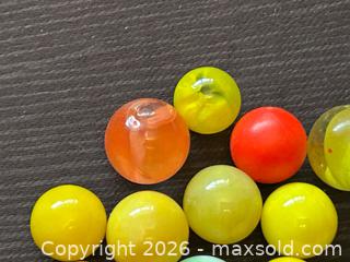 MaxSold Auction: UV Reactive Glass Marble Lot - London (Ontario, Canada) PARTNER MANAGED Downsizing Online Auction - Trillium Crescent