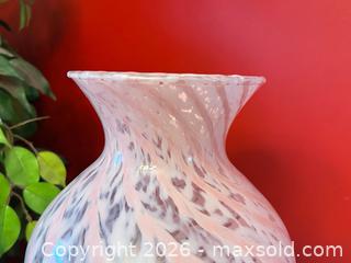 MaxSold Auction: Very Large Handblown Art Glass Vase – Pink, White & Clear Swirl - London (Ontario, Canada) PARTNER MANAGED Downsizing Online Auction - Trillium Crescent