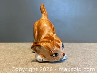 MaxSold Auction: Vintage 1978 Seymour Mann Porcelain Pouncing Cat Figurine - London (Ontario, Canada) PARTNER MANAGED Downsizing Online Auction - Trillium Crescent