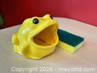 MaxSold Auction: Vintage Ceramic Frog Sponge Holder with Sponge - London (Ontario, Canada) PARTNER MANAGED Downsizing Online Auction - Trillium Crescent