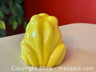 MaxSold Auction: Vintage Ceramic Frog Sponge Holder with Sponge - London (Ontario, Canada) PARTNER MANAGED Downsizing Online Auction - Trillium Crescent