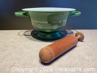 MaxSold Auction: Vintage Green Enamel Colander with Wooden Pestle - London (Ontario, Canada) PARTNER MANAGED Downsizing Online Auction - Trillium Crescent