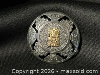 MaxSold Auction: Vintage Mexican Aztec Brooch Pendant – Sterling Silver & 18K Gold - London (Ontario, Canada) PARTNER MANAGED Downsizing Online Auction - Trillium Crescent