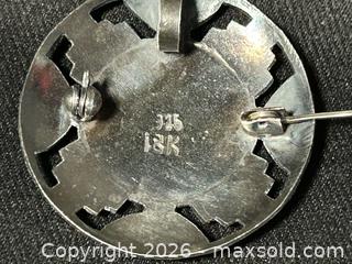 MaxSold Auction: Vintage Mexican Aztec Brooch Pendant – Sterling Silver & 18K Gold - London (Ontario, Canada) PARTNER MANAGED Downsizing Online Auction - Trillium Crescent