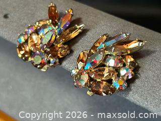 MaxSold Auction: Vintage Rhinestone Clip-On Earrings - London (Ontario, Canada) PARTNER MANAGED Downsizing Online Auction - Trillium Crescent