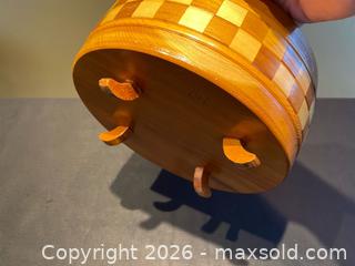 MaxSold Auction: Vintage Round Wooden Box with Checkerboard Inlay – Raised Feet - London (Ontario, Canada) PARTNER MANAGED Downsizing Online Auction - Trillium Crescent