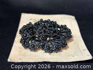 MaxSold Auction: Vintage Signed Weiss Rhinestone Starburst Brooch - London (Ontario, Canada) PARTNER MANAGED Downsizing Online Auction - Trillium Crescent