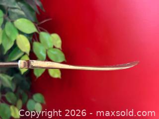 MaxSold Auction: Vintage Solid Brass Long Handle Shoe Horn - London (Ontario, Canada) PARTNER MANAGED Downsizing Online Auction - Trillium Crescent
