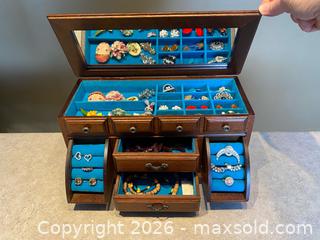 MaxSold Auction: Vintage Wooden Jewelry Box with Mirror & Drawers — Includes Jewelry Collection - London (Ontario, Canada) PARTNER MANAGED Downsizing Online Auction - Trillium Crescent