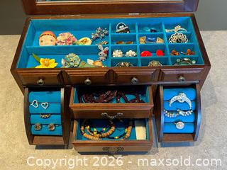 MaxSold Auction: Vintage Wooden Jewelry Box with Mirror & Drawers — Includes Jewelry Collection - London (Ontario, Canada) PARTNER MANAGED Downsizing Online Auction - Trillium Crescent