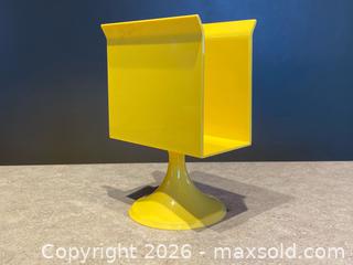MaxSold Auction: Vintage Yellow Plastic Desk Organizer / Letter Holder – Mid-Century Modern - London (Ontario, Canada) PARTNER MANAGED Downsizing Online Auction - Trillium Crescent