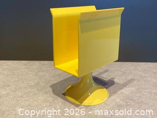 MaxSold Auction: Vintage Yellow Plastic Desk Organizer / Letter Holder – Mid-Century Modern - London (Ontario, Canada) PARTNER MANAGED Downsizing Online Auction - Trillium Crescent
