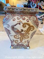 MaxSold Auction: Glazed Ceramic Peacock Garden Seat Squat Urn 18 in - Greenburgh (New York, USA) SELLER MANAGED Moving Online Auction -  Sprain Road