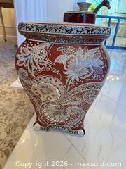 MaxSold Auction: Glazed Ceramic Peacock Garden Seat Squat Urn 18 in - Greenburgh (New York, USA) SELLER MANAGED Moving Online Auction -  Sprain Road