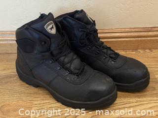 MaxSold Auction: Irish Setter Ely Steel Toe Work Boots for Men - Los Altos (California, USA) SELLER MANAGED Estate Sale Online Auction - Newcastle Drive