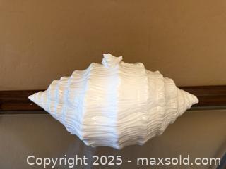 MaxSold Auction: Large Vintage Soup Tureen Ceramic Conch Shell Ivory Lidded Jar Signed I. Jones - Los Altos (California, USA) SELLER MANAGED Estate Sale Online Auction - Newcastle Drive