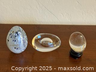 MaxSold Auction: Vintage Egg Paperweights - Los Altos (California, USA) SELLER MANAGED Estate Sale Online Auction - Newcastle Drive